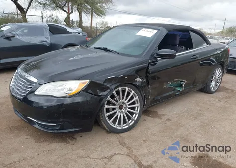 2013 Chrysler 200 Touring z USA, uszkodzony, nr VIN 1C3BCBEBXDN511931